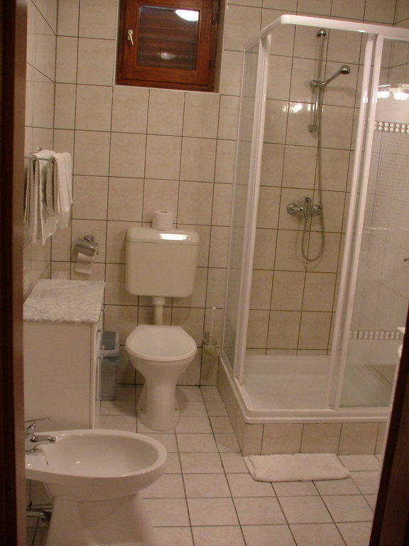 Erdogyongye Etterem Es Panzio Hotel Zalaegerszeg Room photo